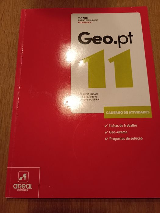 Cadernos de atividades praticamente novos