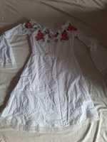 biala sukienka, letnia, haftowana w kwiaty aDDa