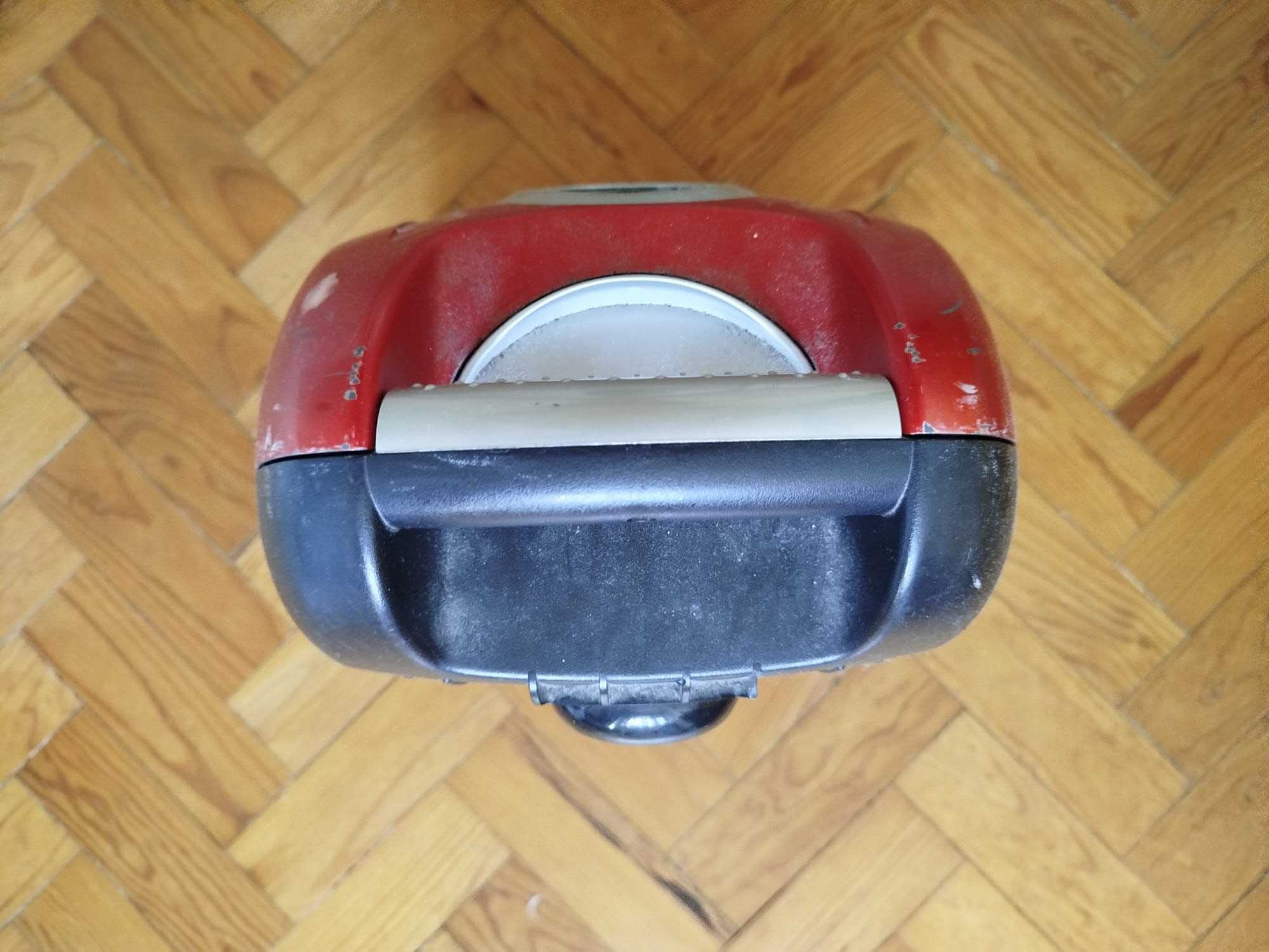 Aspirador TRISTAR 2400W