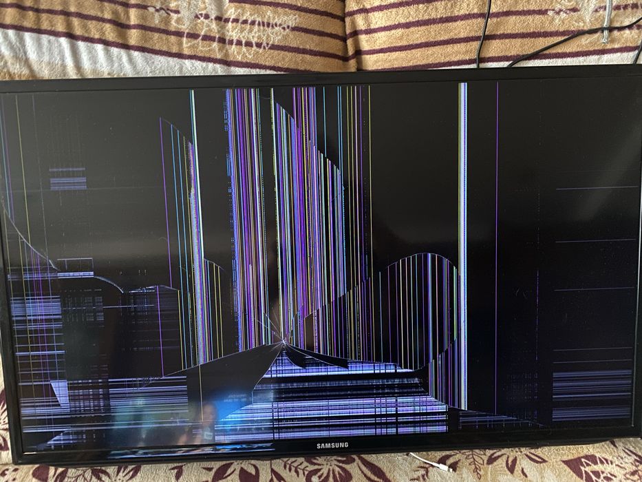 Продам телевізор Samsung UE40EH5007K по запчастинах (бита матриця)