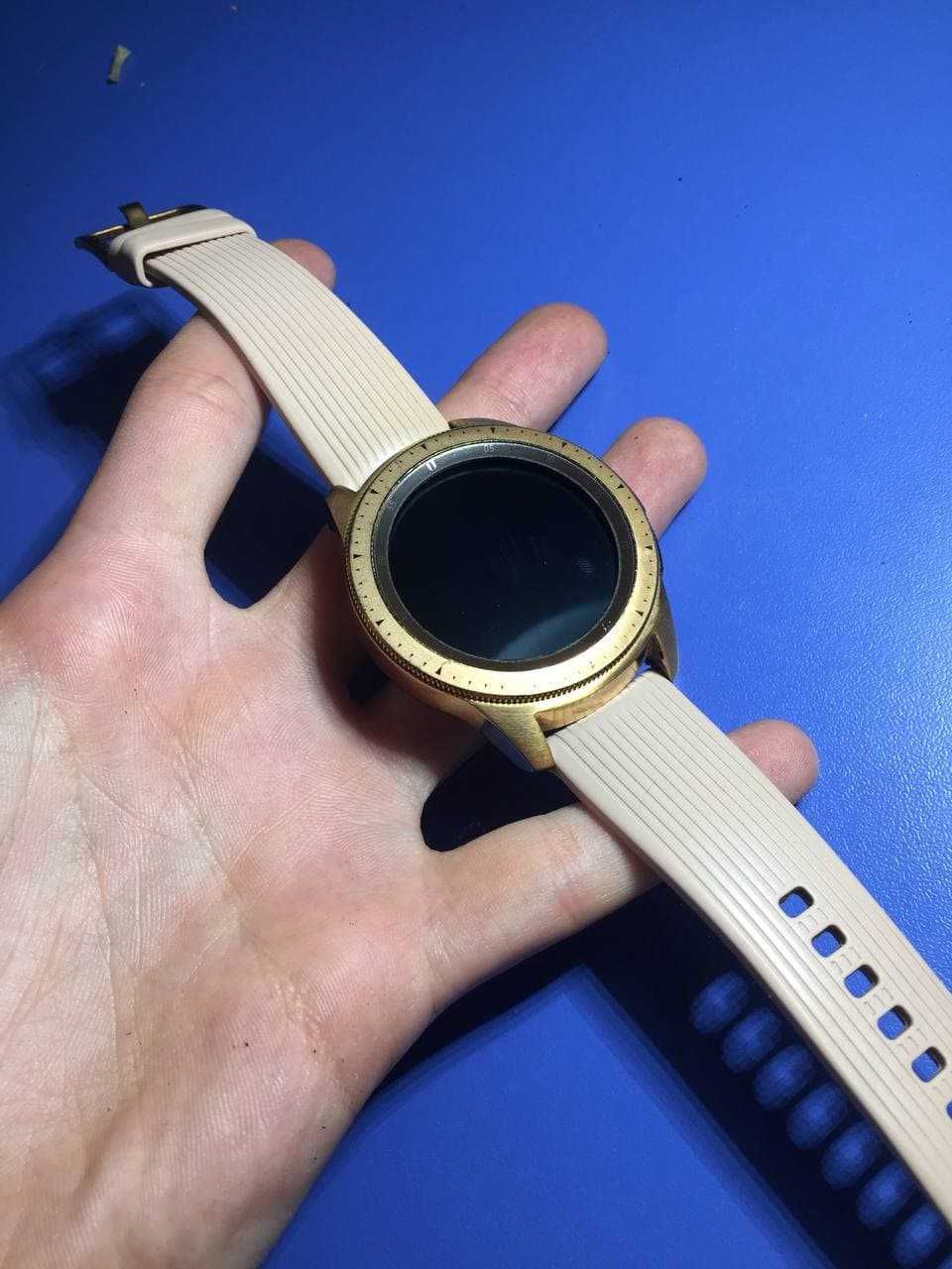 Смарт-часы Samsung Galaxy Watch 42mm Gold (SM-R810NZDASEK)