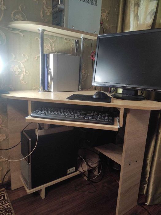 Стіл компьютерний кутовий малий