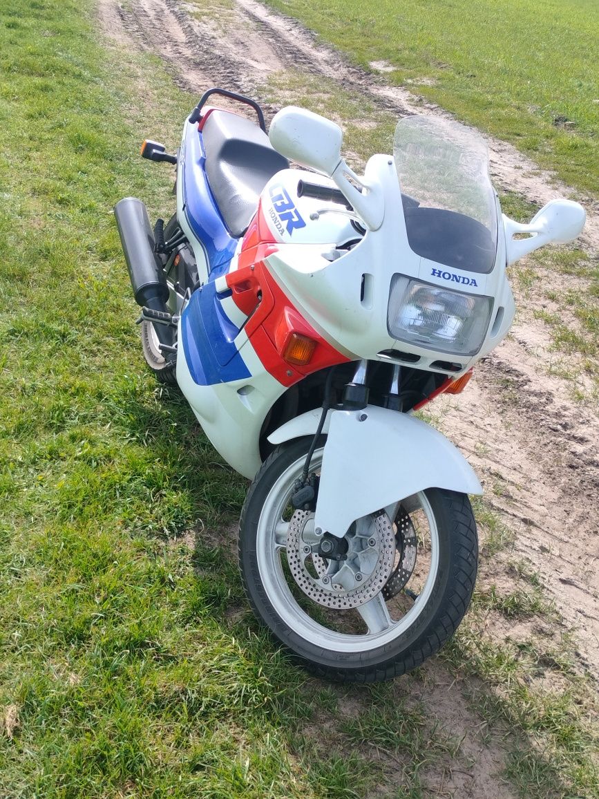 Sprzedam Hondę CBR 600f