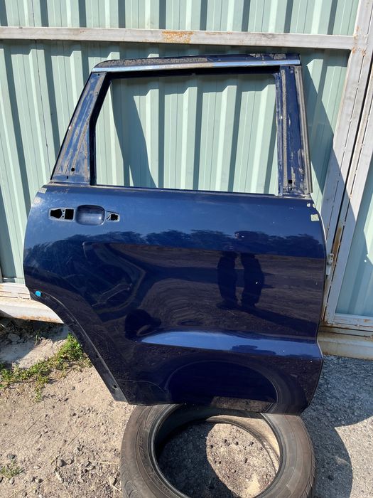 Grand Cherokee wk2 двері праві задні