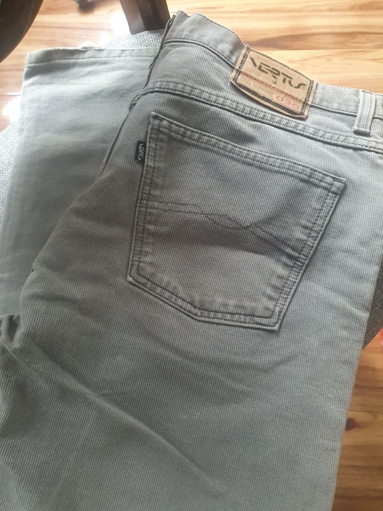 (2) Spodnie meskie rozm.40