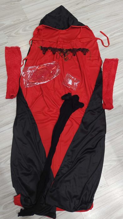 Strój przebranie Wampirzyca r.S Halloween