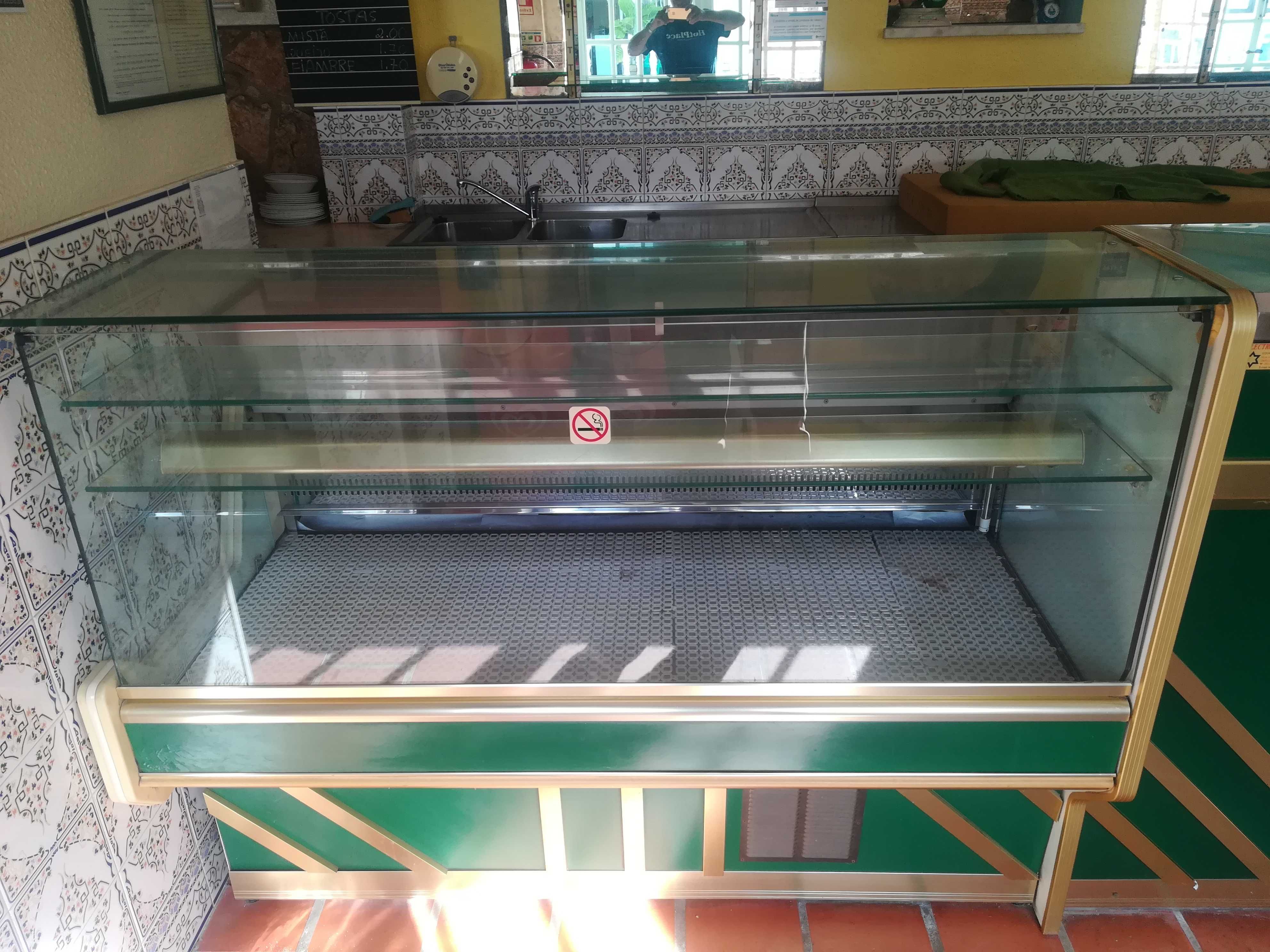 Balcão frigorífico e vitrine para café ou similar
