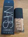 Transparentny podkład - NARS sheer glow found, 2.5 Medium Sahel