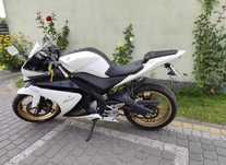 Sprzedam    YAMAHA YZF-R125