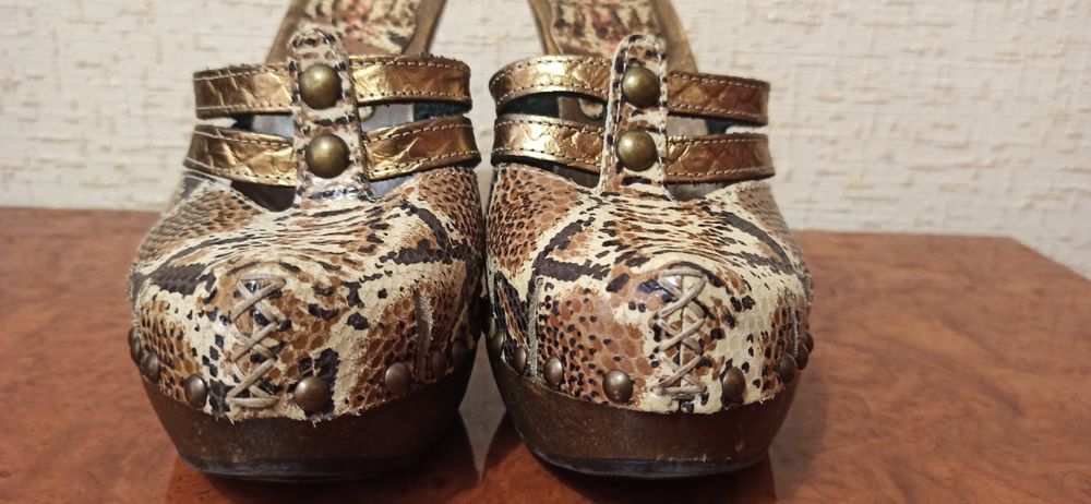 Женские кожаные босоножки Kingad Mordi La Vita. Размер 38.