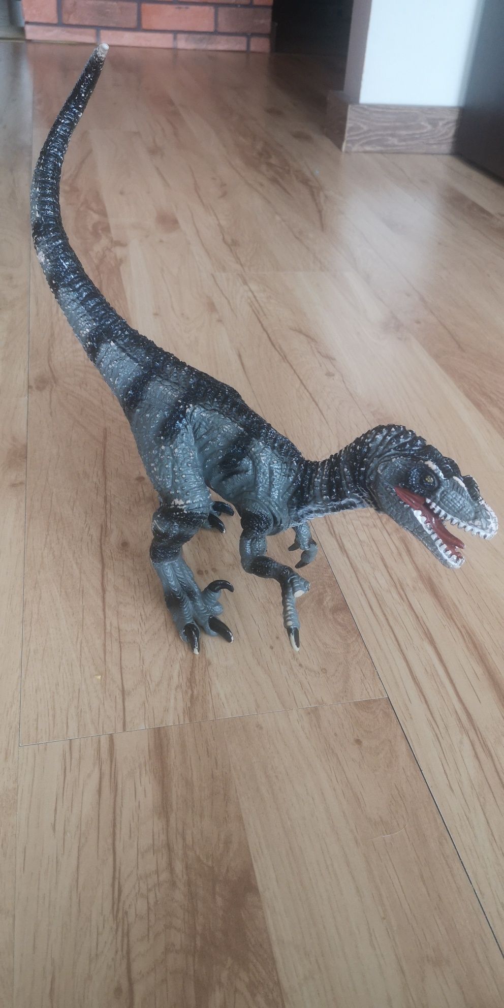 Dinozaury  figurki Trex i Welociraptor