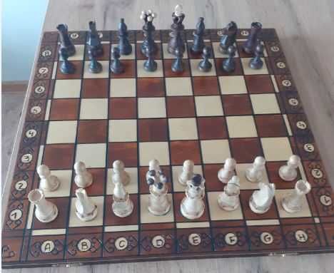 Sprzedam klasyczne drewniane szachy