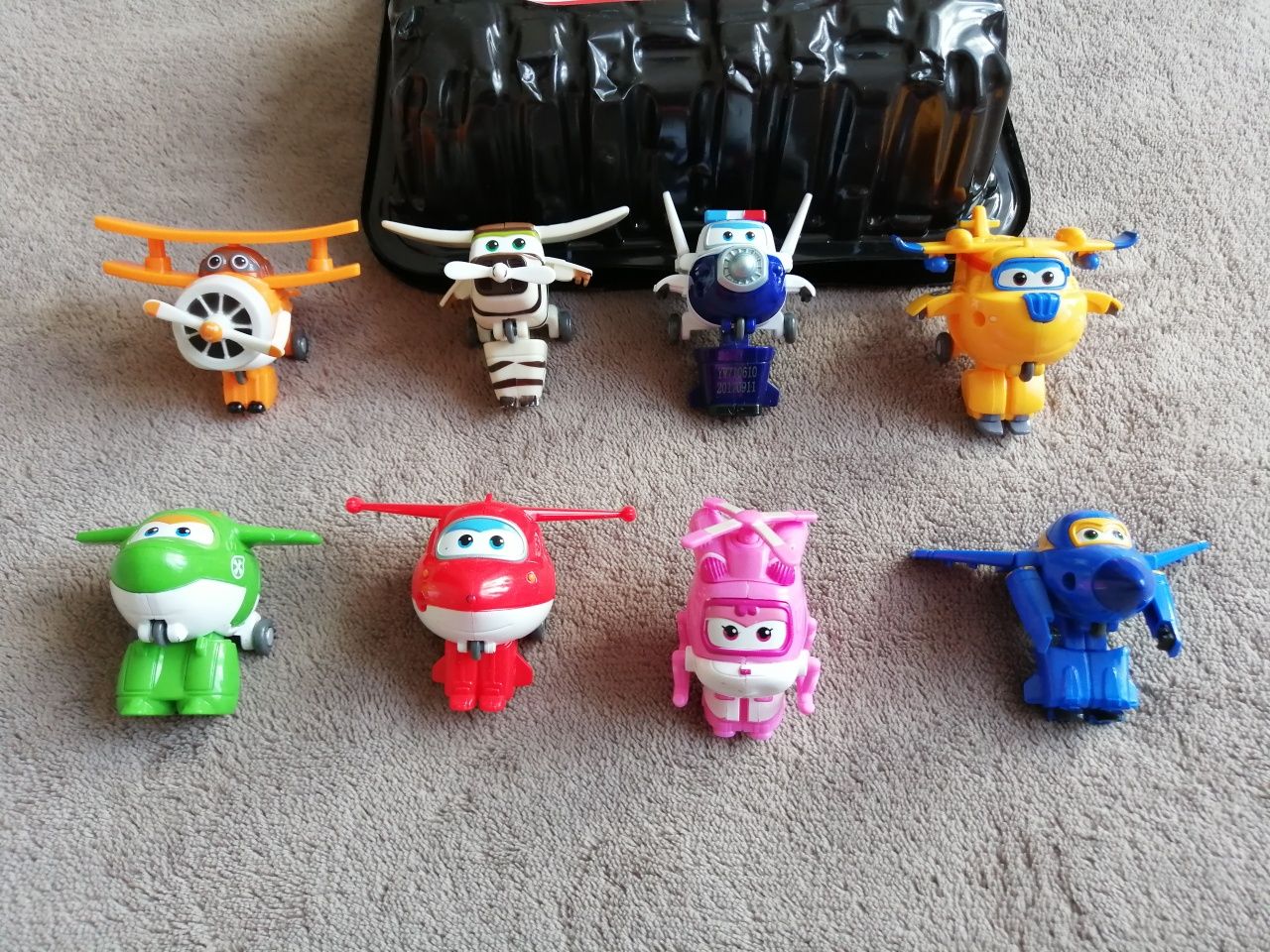 Super Wings samoloty transformujące 2w1 AULDEY 8 szt.