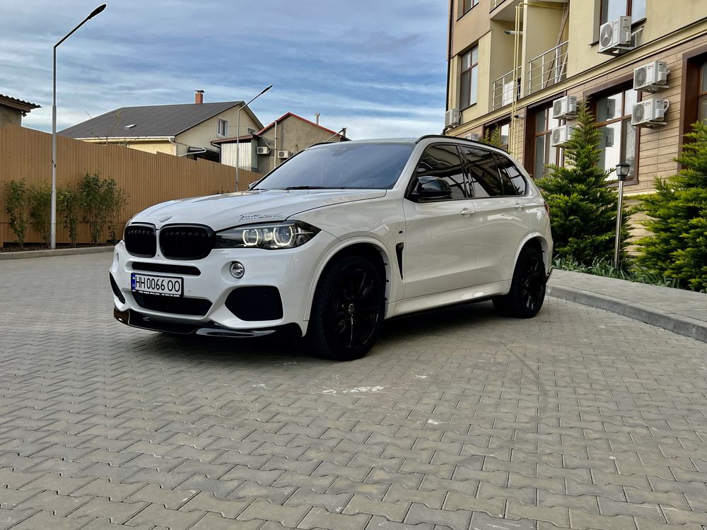 BMW X5 ,3.0 дизель твин.турбо.Возможен обмен на недвижимость в Одессе