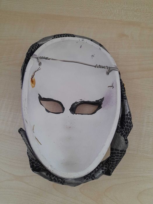 Ozdobna maska wenecka