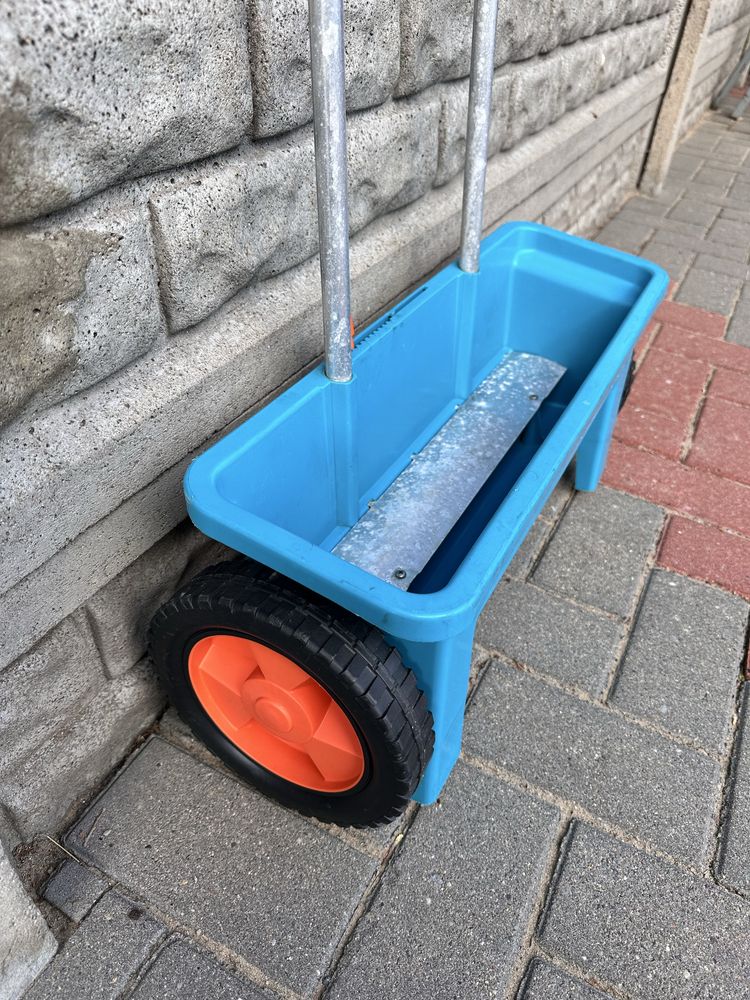 Siewnik do trawy / nawozu Gardena