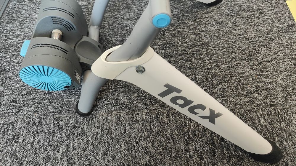 Trenażer rowerowy Tacx Vortex Zwift i inne dorzucam oponę Michelin