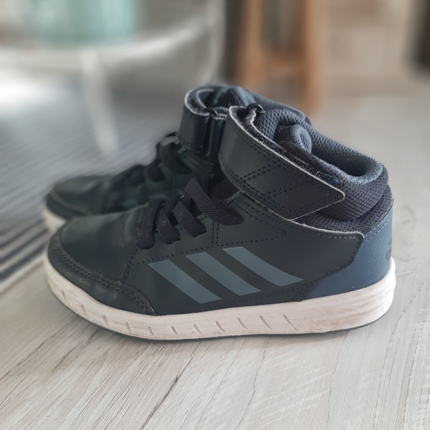 Buty przejściowe dziecięce firmy Adidas  chłopiec,dziewczynka.