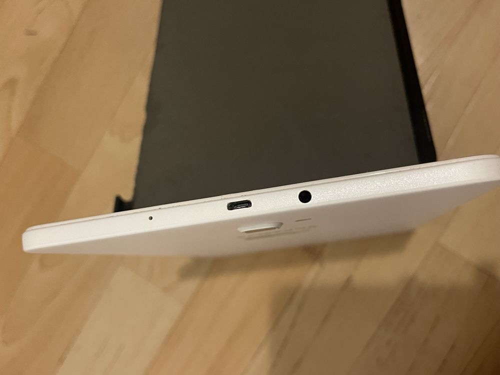 Samsung Galaxy Tab A 10.1” LTE (SM-T585)