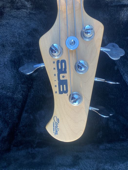 Gitara basowa Sterling