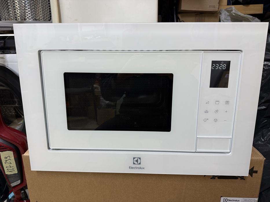 Kuchenka mikrofalowa Electrolux LMS4253TMW (biała)