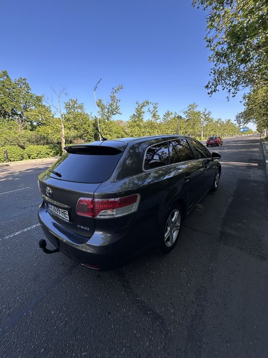 TOYOTA AVENSIS 2011р. 2.2 дизель від власника