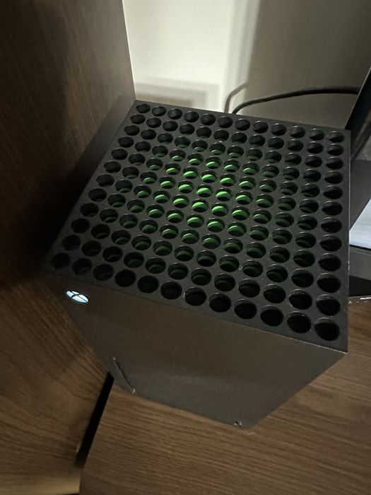 Xbox series x . Stan bardzo dobry polecam