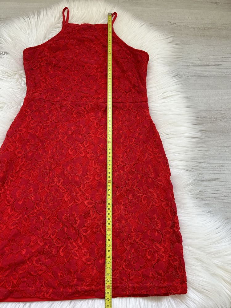 Czerwona krótka koronkowa sukienka obcisła missguided r. S 36