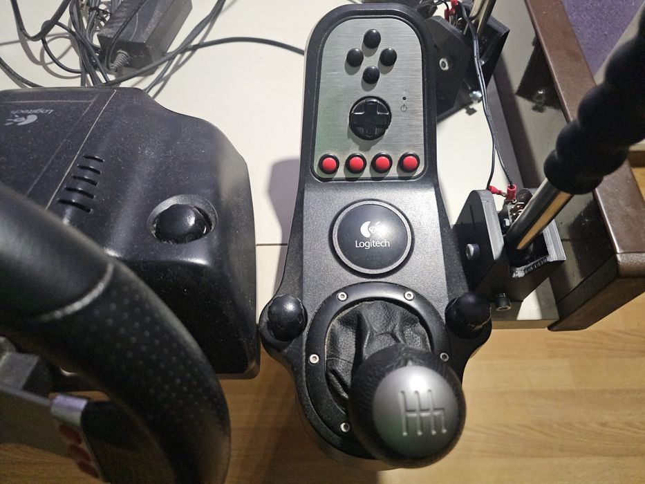 Volante Logitech g27 + estrutura + pedais + shifter