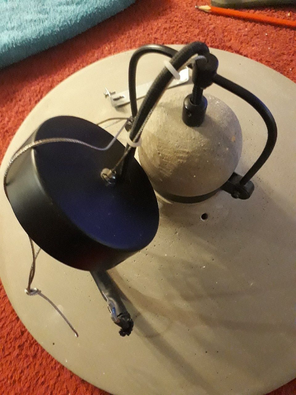 Lampa industrialna beton i metal