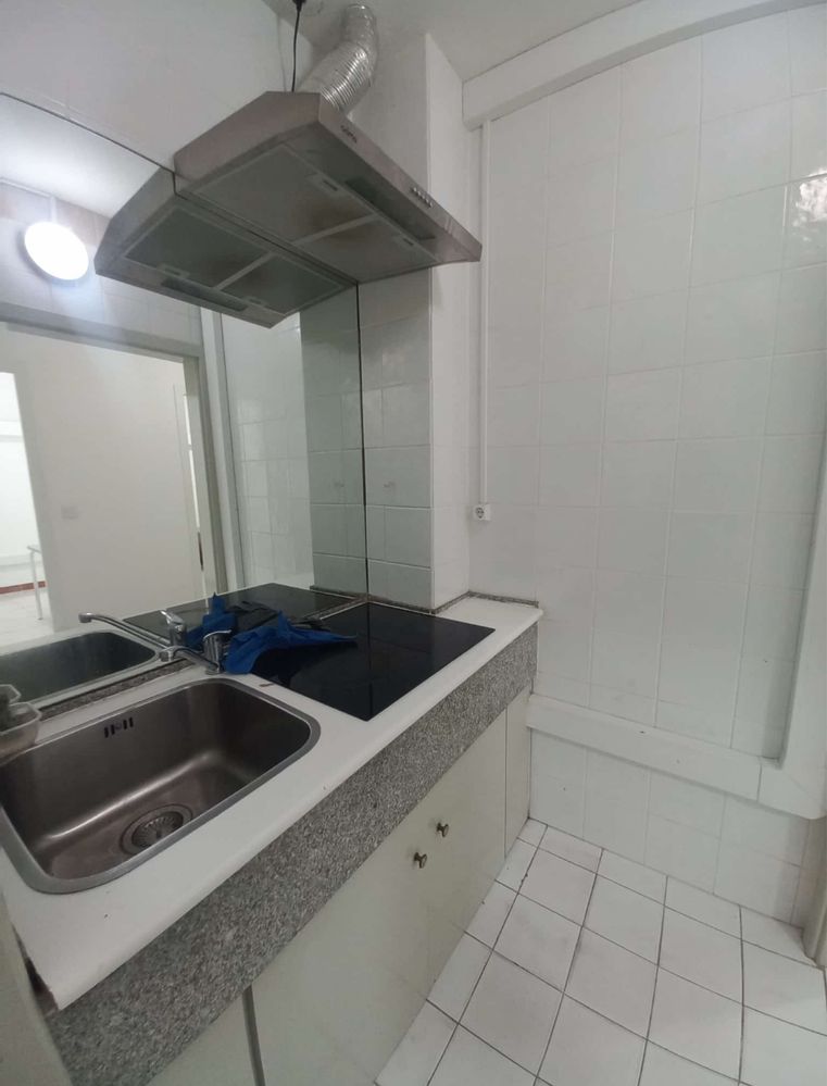 T2 Remodelado com 55m2, espaco comercial convertido em moradia