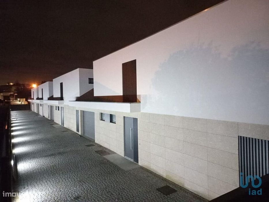 Habitação T3 em Abade de Neiva de 308,00 m2