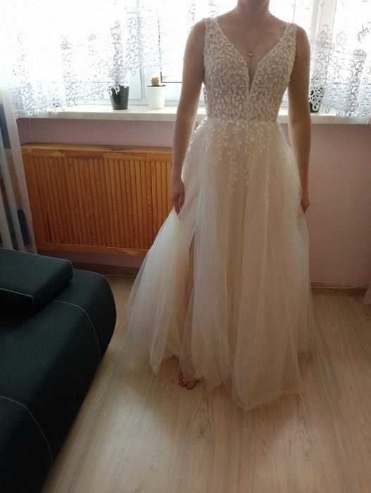 Suknia Ślubna - BRZOSKWINIOWA,  moty LIŚCIA