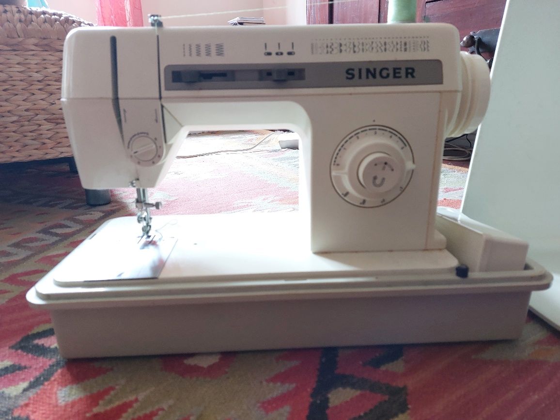 maquina de costura SINGER 2630C electrica portatil