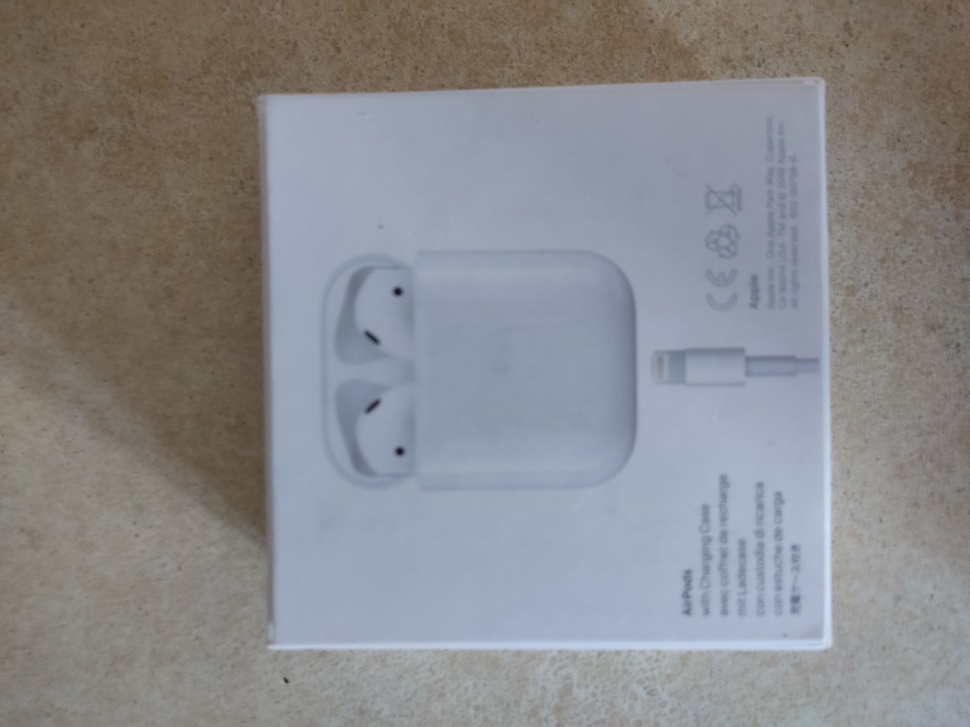 Продам коробку від AirPods Apple