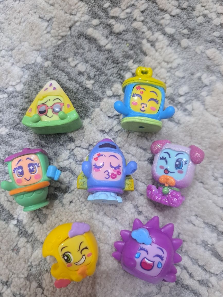 Фигурки Moji pops