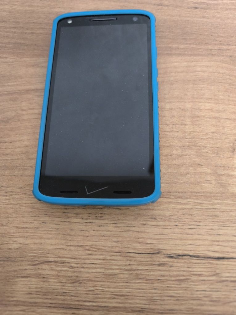 Телефон Motorola Droid Turbo 2