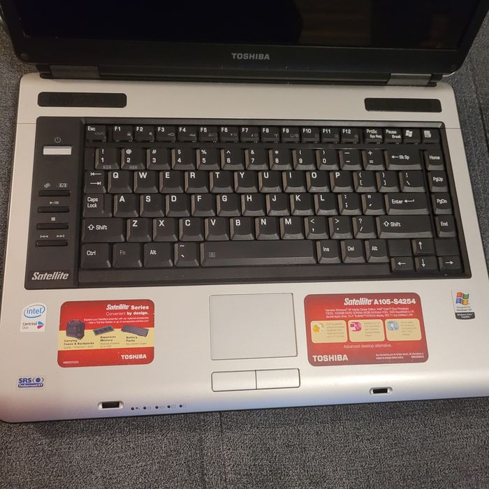 Laptop sprawny  Toshiba Satelite 17