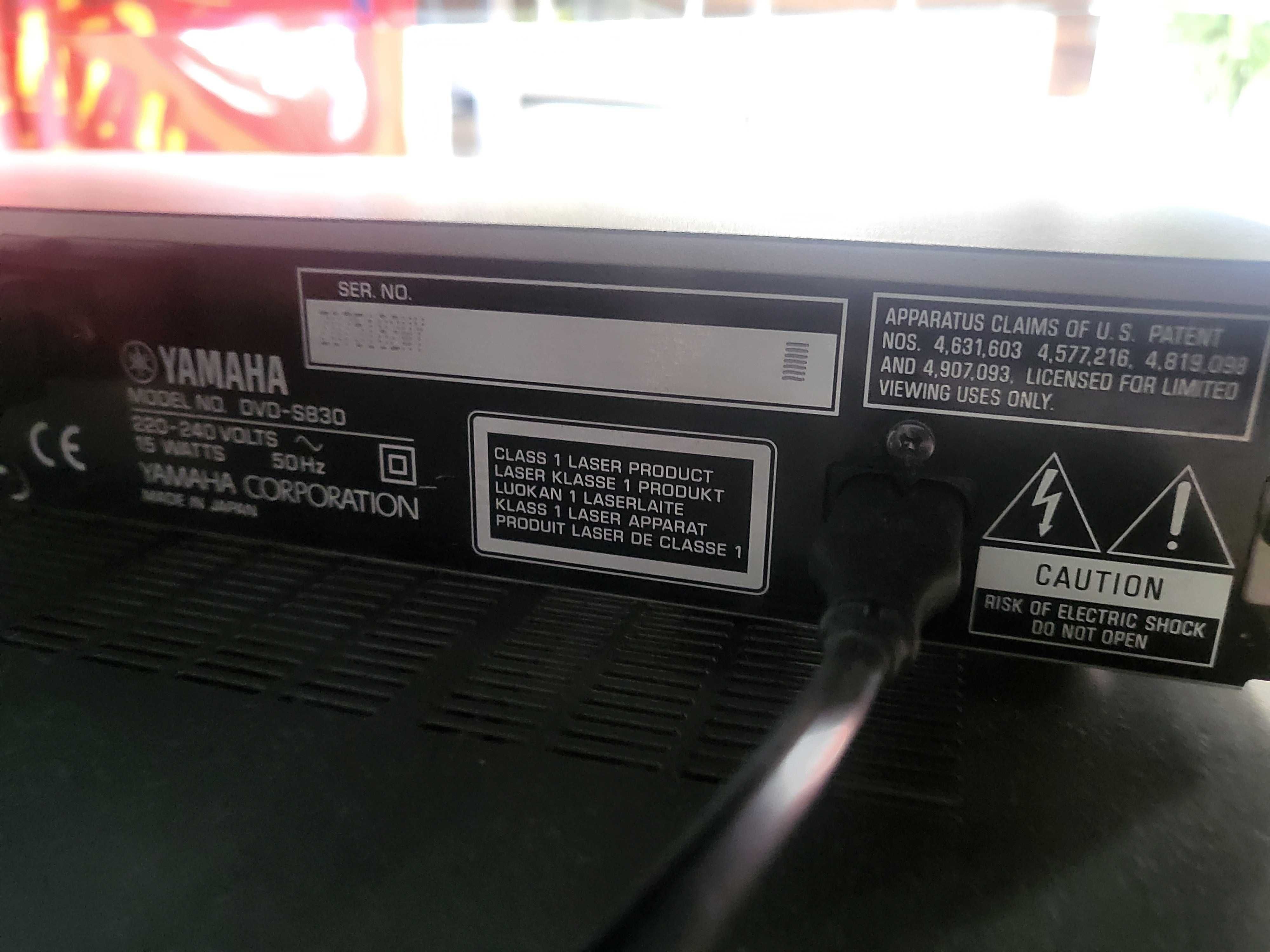 Amplituner Yamaha, odtwarzacz CD Yamaha + kolumny Triangle 2 sztuki