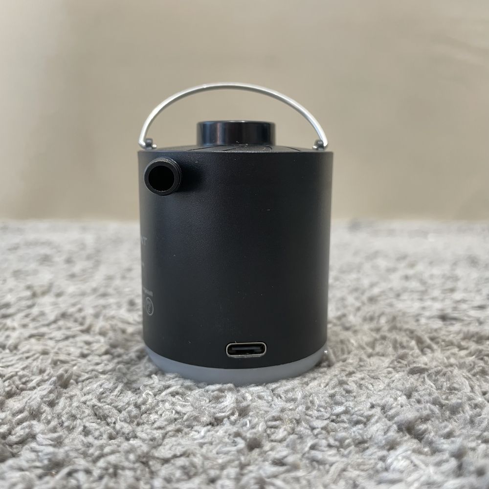 Mini pompka elektryczna 2w1 z lampka HOMDAT