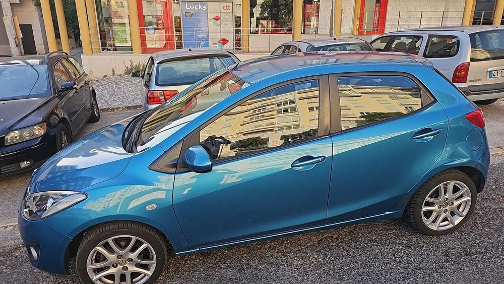Mazda3 azul em bom estado!