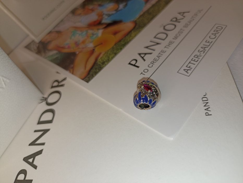 Намистина "Серце, що світиться в темряві" Дивні Дива. Stranger things