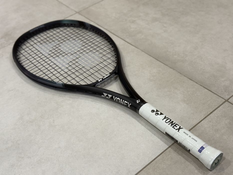 Nowa rakieta Yonex Ezone 100L Black G1 z naciągiem Gamma iO 1.24