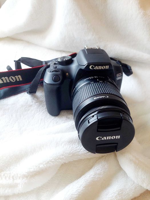 Máquina fotográfica Canon EOS 1300D + extras - Alcabideche - Cascais