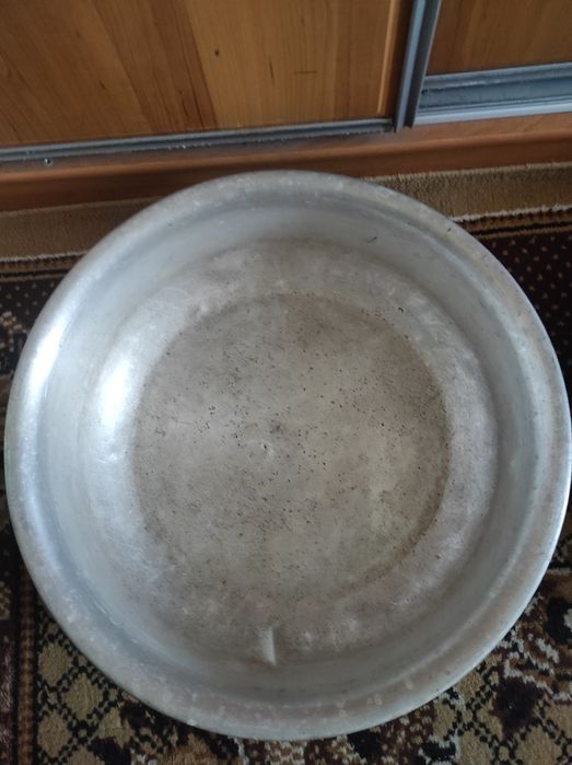 Миска- таз алюминиевый и эмалированная миска новая