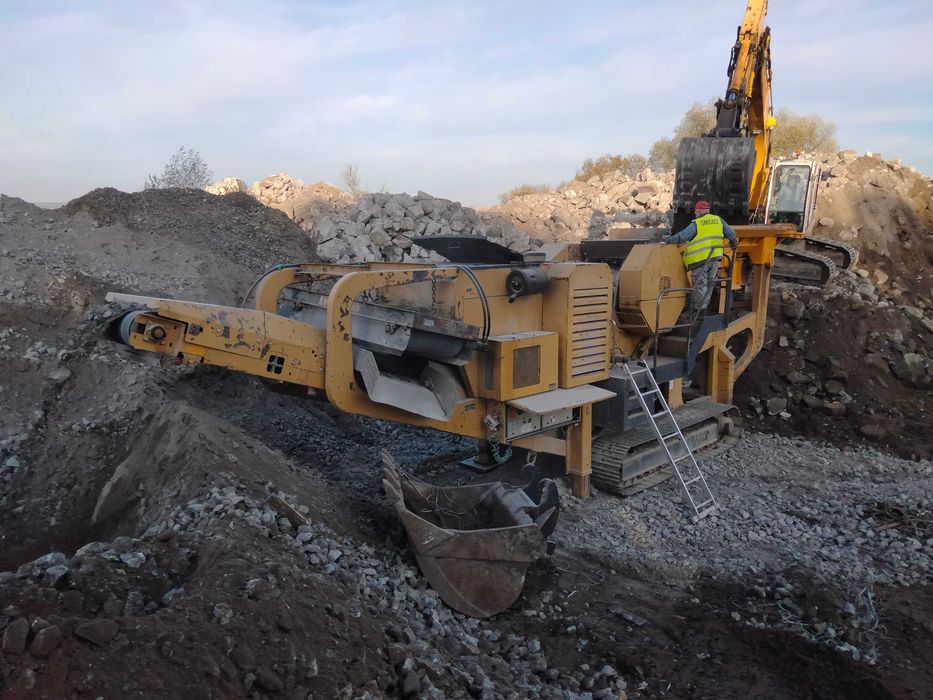 Usługi Maszynami Budowlanymi Koparką Gąsienicową Kołową Long Ładowarką