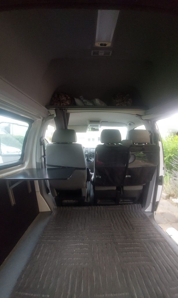 Volkswagen T5 2007r kamper