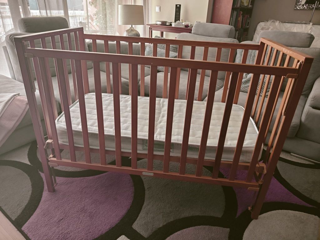 Cama bebé zippy usada