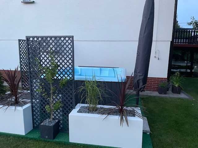 Nowe całoroczne jacuzzi ogrodowe SPA w ogrodzie jakuzzi hydromasaż