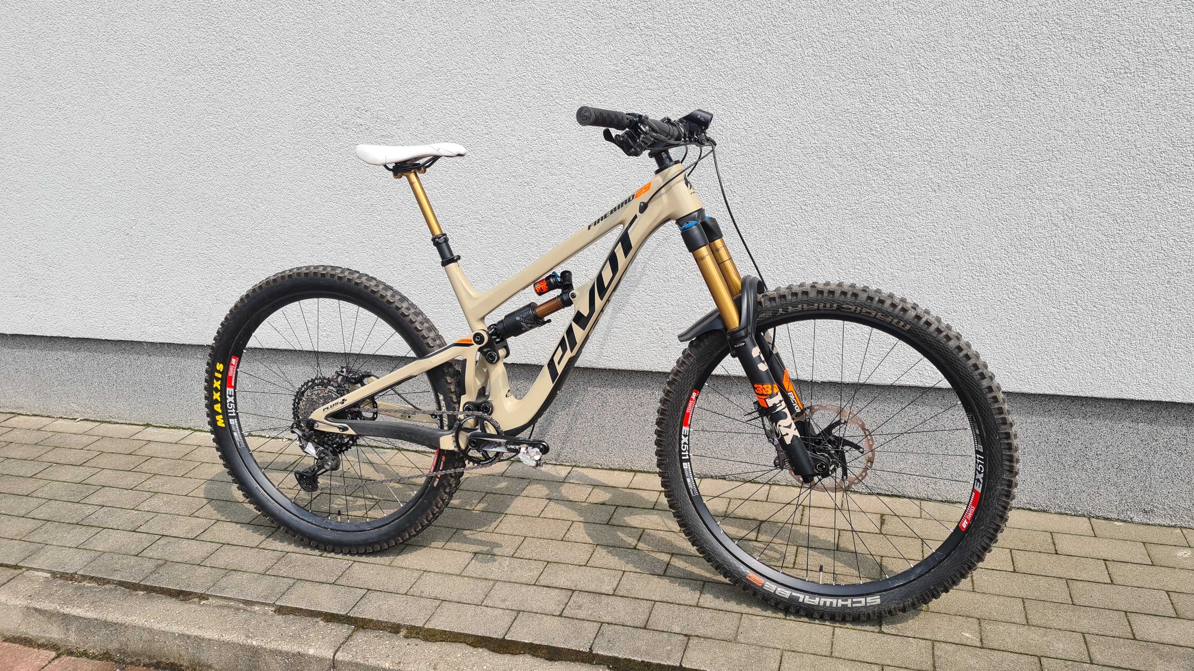 Pivot Firebird 29" M Carbon enduro